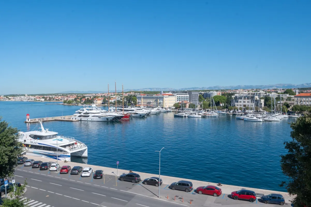 Traumhaftes Penthouse in Zadar mit Meerblick und moderner Ausstattung - Bild 1