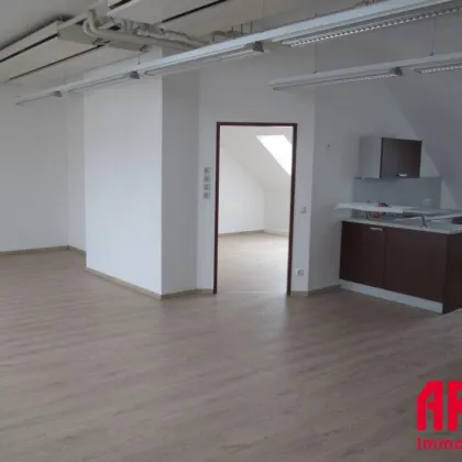 SO MACHT ARBEITEN SPASS - ZENTRALE BÜROLAGE IN LINZ MIT ERSTKLASSIGER INFRASTRUKTUR - B06 - Bild 2