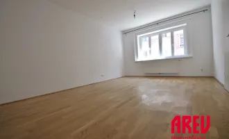 URBAN & RUHIG: 2,5 - ZIMMER-WOHNUNG MIT BLICK IN DEN INNENHOF!