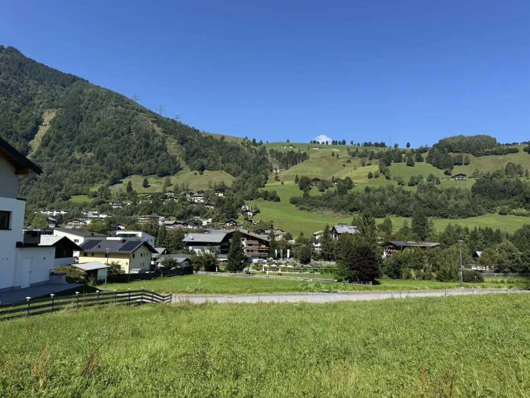 Sonniges Baugrundstück in bester Lage von Kaprun - Bild 1