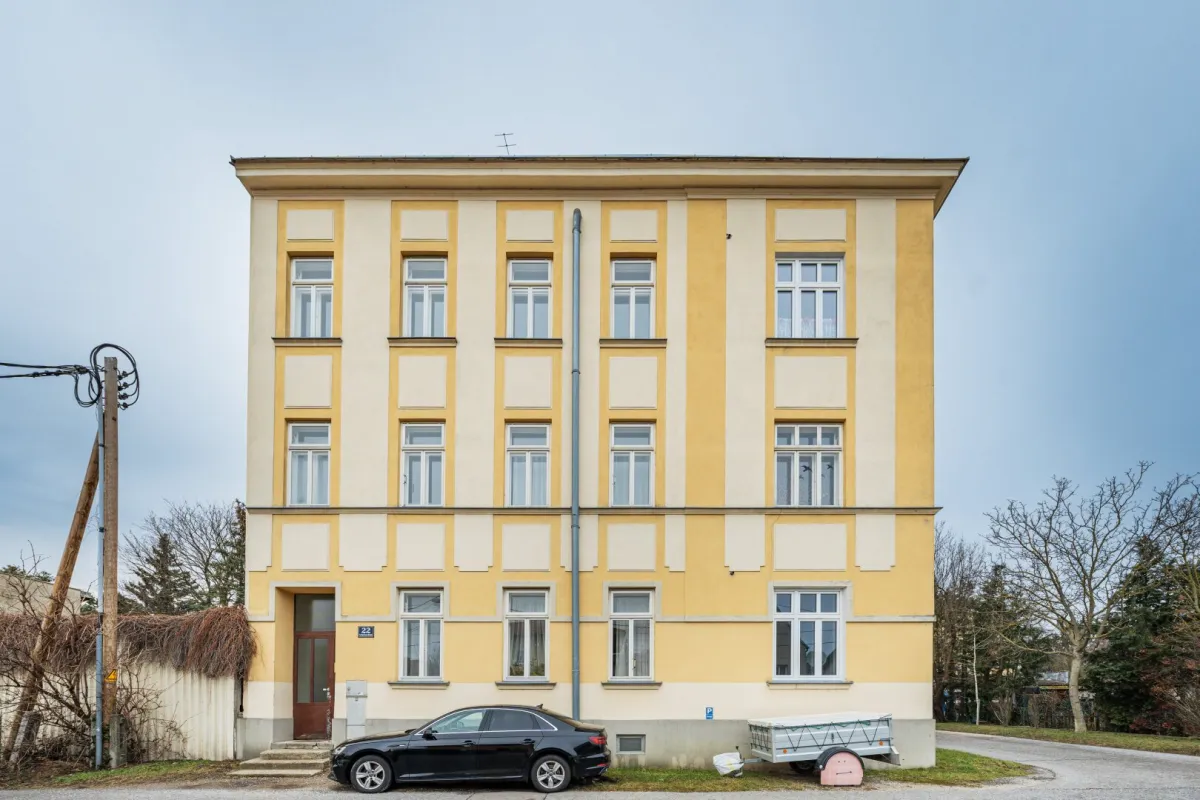 Zinshaus mit Entwicklungspotential in Stammersdorf - mit 8 Wohnungen und Rohdachboden - außergewöhnliches Angebot - Bild 1