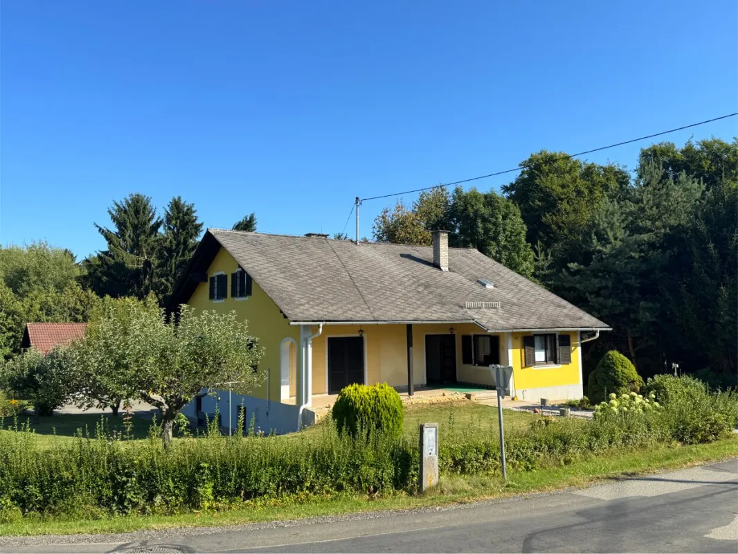 NÄHE HARTBERG - Schönes Einfamilienhaus mit Ausbaupotential, schöner, großer und sonniger Garten! - Bild 1