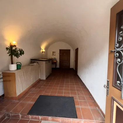 stilvolles Stadthaus in zentraler Lage mit Garten und mehreren, vermietbaren Wohnungen und Büros - Bild 2