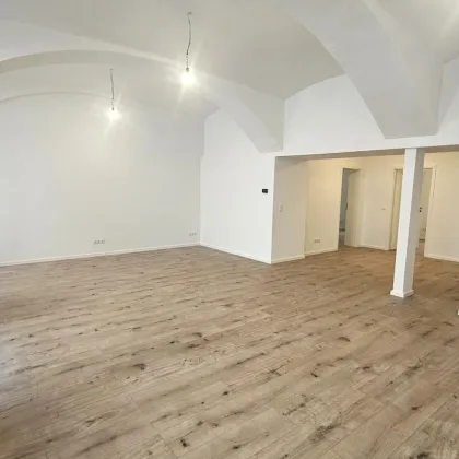 NEU RENOVIERT -  Bürofläche/Ordination Nähe Votivkirche! - Bild 2