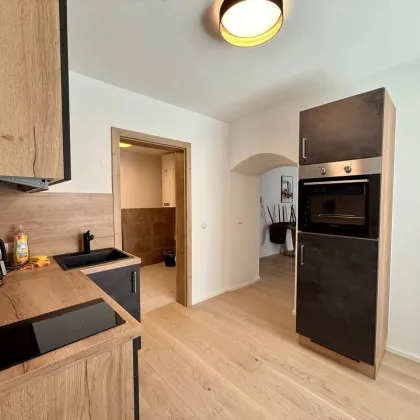 Wunderschöne 2-Zimmer-Wohnung in kernsaniertem Stadthaus in Top Lage - Bild 2