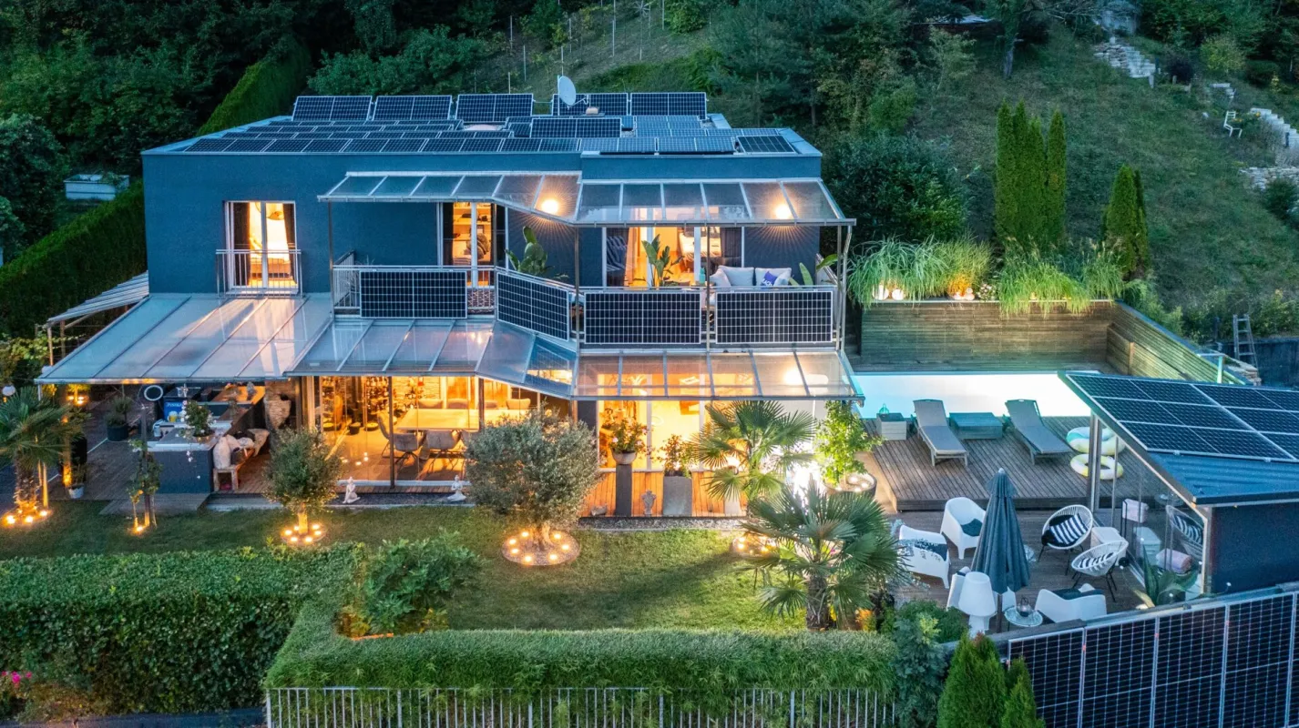 Großzügiges Traumhaus in Ruhelage: Pool, Poolhaus, Weinkeller, Weingarten, Weinlaube, Wintergarten, Out-Door-Küche & Wellness inklusive - LKH Nähe ***** - Bild 1