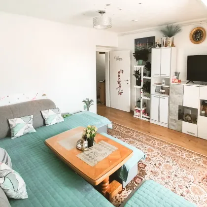 Sofort bezugsfertig: 2-Zimmer-Wohnung mit Stil und guter Anbindung! - Bild 2