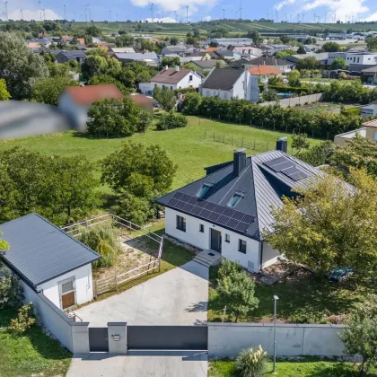 Traumhaus auf höchstem Niveau für ein oder zwei Familien im sonnigen Burgenland, mit Potential zur Pferdehaltung - Bild 2