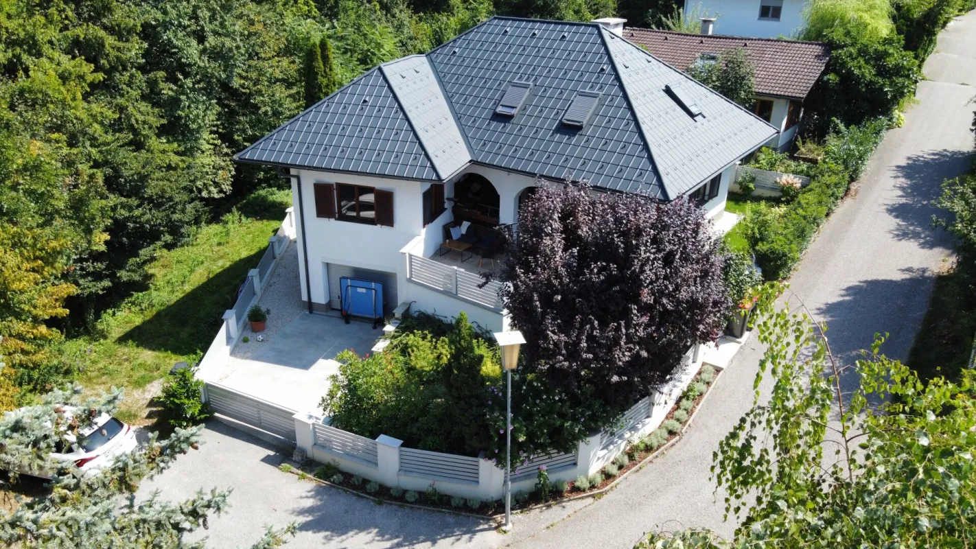 renoviertes Einfamilienhaus mit Vollkeller am Waldrand zu verkaufen - Bild 1