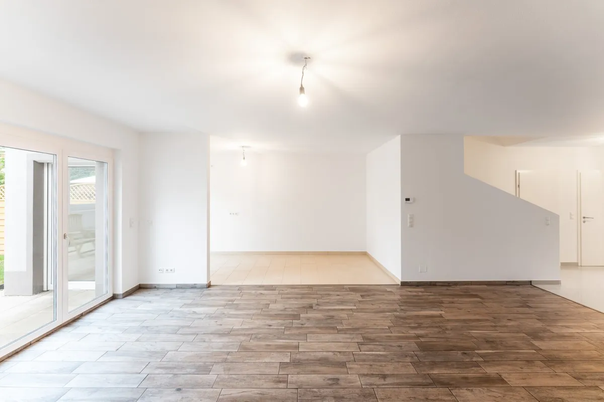Großzügige Doppelhaushälfte mit sonnigem Garten und gemütlichem Dachgeschoss - Bild 1