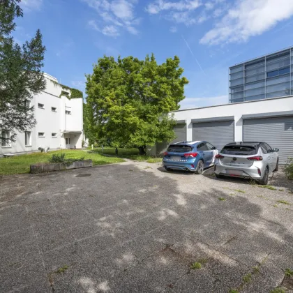 WOHNEN - STADTHAUS mit GARTENANLAGE beim STADTPARK! Nordisches Design | Vielfältige Gestaltungsmöglichkeiten | 3 Garagen | Dachterrasse mit Panoramablick - Bild 3