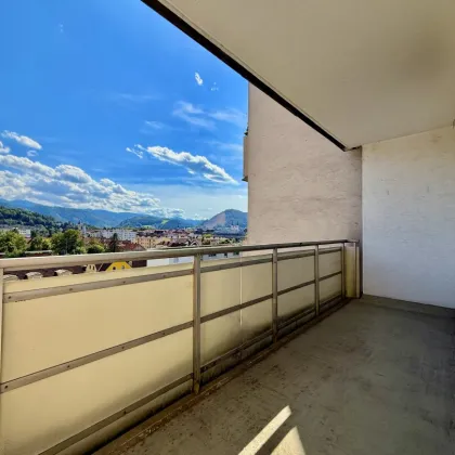 LIFT I LOGGIA I RUHIGE LAGE I LICHTDURCHFLUTET I SCHÖNE AUSSICHT I EINBAUKÜCHE I FAMILIENFREUNDLICH I PROJEKT WOHNEN I - Bild 3