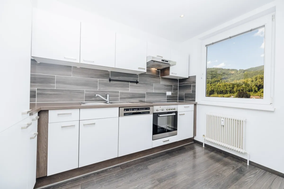 LIFT I LOGGIA I RUHIGE LAGE I LICHTDURCHFLUTET I SCHÖNE AUSSICHT I EINBAUKÜCHE I FAMILIENFREUNDLICH I PROJEKT WOHNEN I - Bild 1