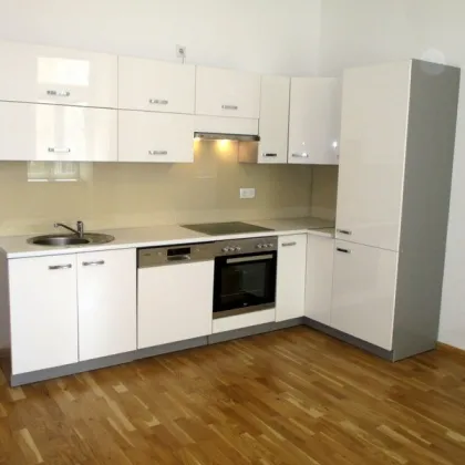 Attraktives Büro / attraktive Praxis mitten im Fünften - Bild 2