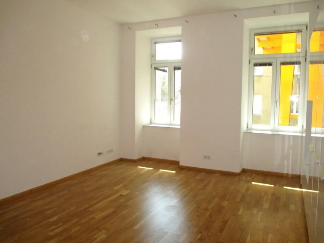 Attraktives Büro / attraktive Praxis mitten im Fünften - Bild 1