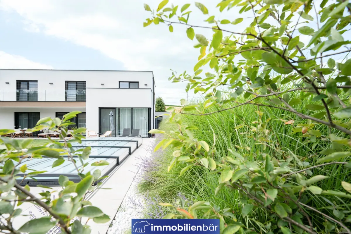 Traumhaus mit Pool & Gartenparadies - Bild 1