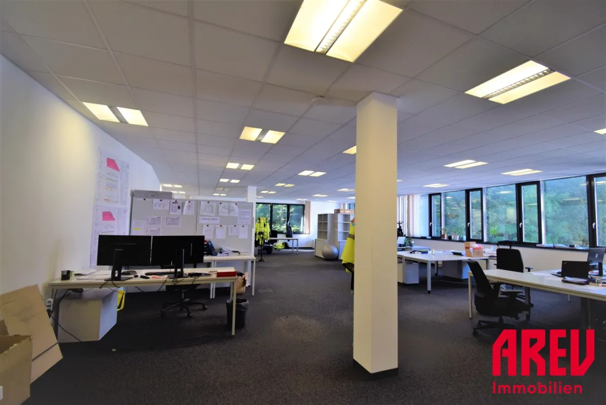 TOPLAGE - ATTRAKTIVES BÜRO IN LINZ INKL. 5 PARKPLÄTZEN ! - Bild 1
