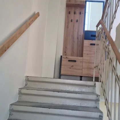 Modernes Zweifamilienhaus mit Charme - direkt im Zentrum von Hollabrunn - Bild 3
