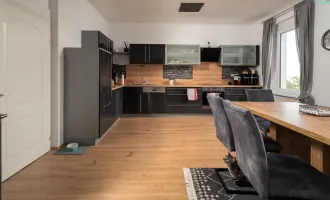 Modernisiertes Einfamilienhaus mit Pool und Klimaanlage