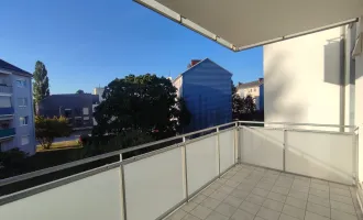 Sonniger Wohntraum mit großzügigem Balkon!