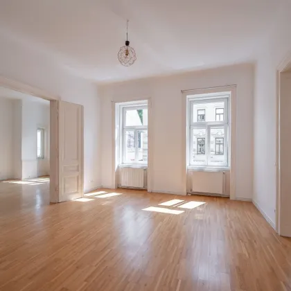 * NEW * Fantastic 4-Room Apartment in a Prestigious Period Building! Prime Location! - Bild 3