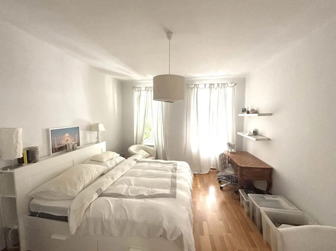 Schöne 3,5 Zimmer Altbauwohnung in zentraler Lage - Bild 1