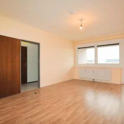 Freundliche 2,5-Zimmer Wohnung mit Loggia Nähe Stadtbad - Bild 2