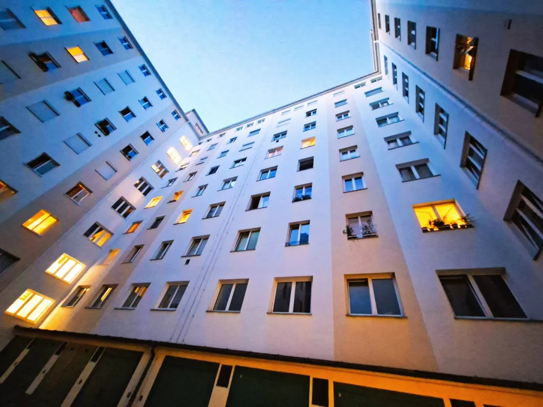 Altbau-Charme im 9. – direkt an der Wiener City - Bild 1