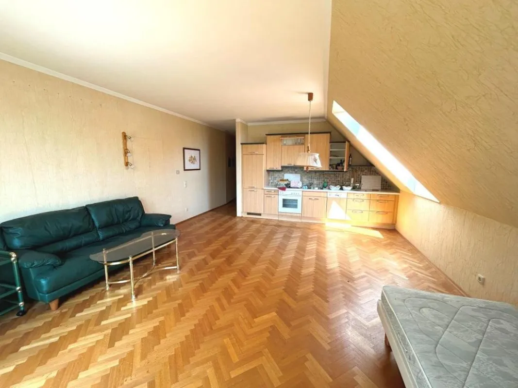 2-Zimmer Wohnung in ruhiger Lage nahe des Badener Stadtzentrums - Bild 1