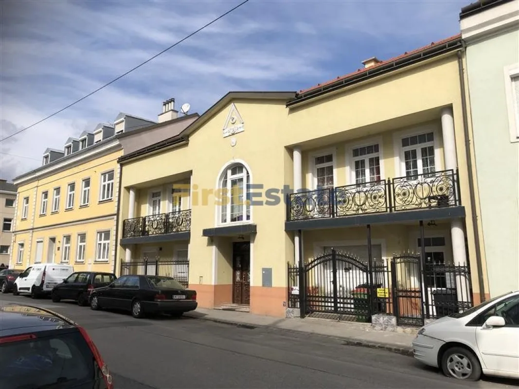 Stadtvilla mit 8 Appartements & Entwicklungspotenzial – 1230 Wien, Nähe S-Bahn Atzgersdorf - Bild 1