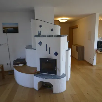 Landhaus mit 2 Wohneinheiten, großem Stadl, Garten sowie vielzähligen Lager und Arbeitsmöglichkeiten in Langenlois - Bild 2