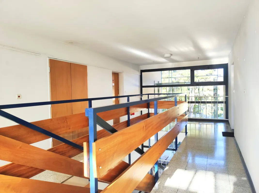 EDELROHBAU - Sanierungsbedürftige 3-Zimmer Wohnung mit Loggia - Bild 1