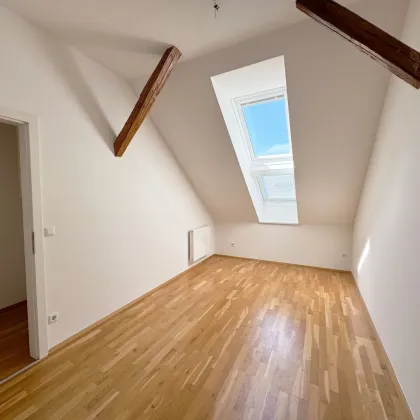 Helle Altbauwohnung mit Liftzugang und stilvollen Holzböden in Leibnitz - Bild 3