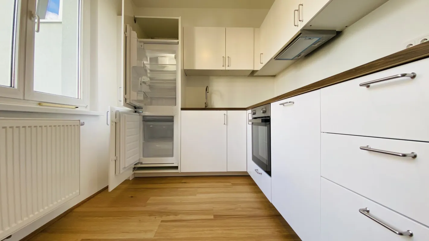 Sie wollen nicht alleine wohnen? Perfekte WG-Wohnung mit Balkon Erstbezug nach Sanierung - Bild 1