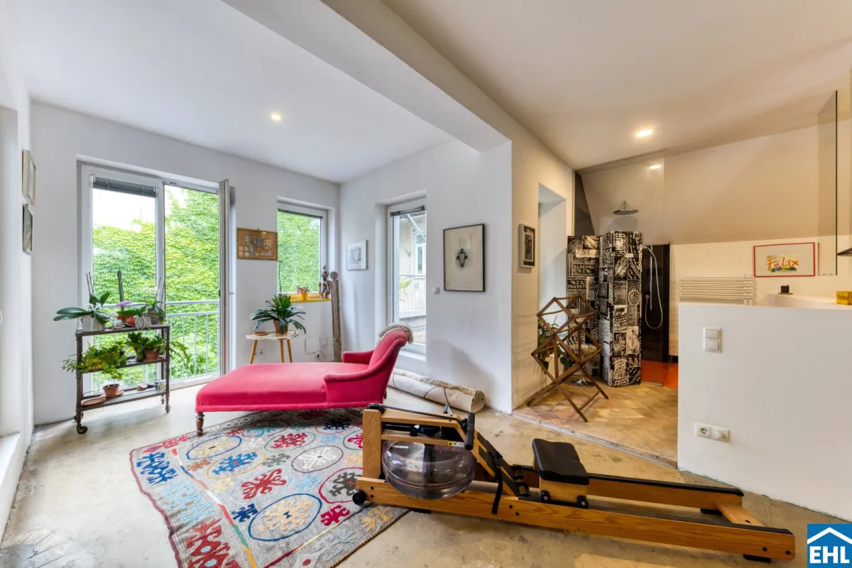 A One-of-a-Kind Gem – Your Private Courtyard Oasis - Bild 1