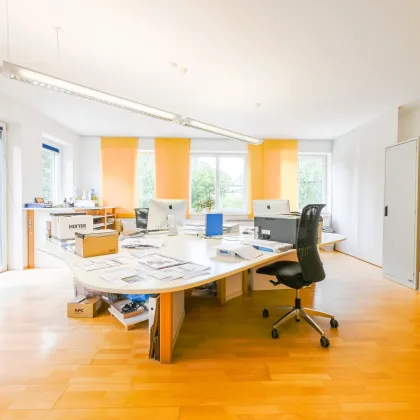 Hochmoderne und helle Büroeinheit inmitten der Gamsstadt Kitzbühel - Bild 3