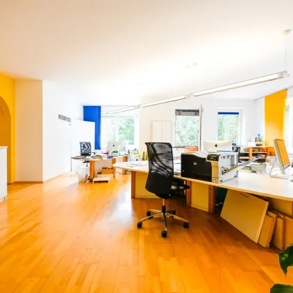 Hochmoderne und helle Büroeinheit inmitten der Gamsstadt Kitzbühel - Bild 2