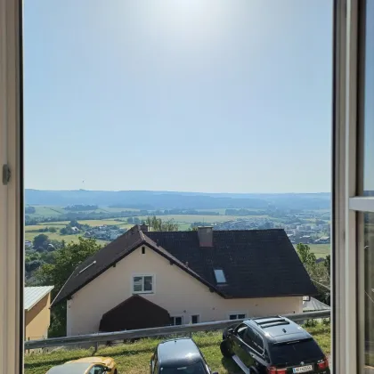 Bestlage - Wohnen am Ring, sonnige 2 ZI mit Balkon und schönen Ausblick, Parkplatz - Bild 2