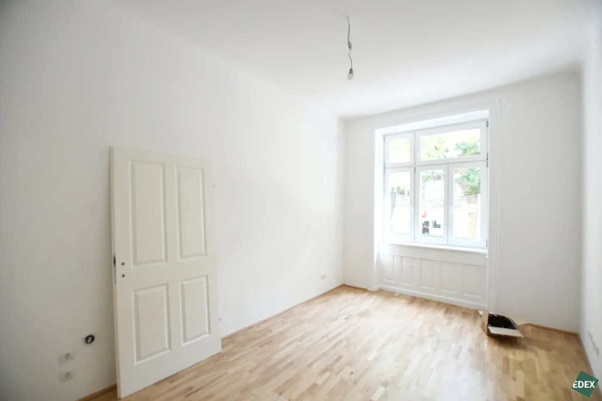 Erstbezug nach Sanierung: 1,5-Zimmer-Büro mit perfekter Anbindung - Bild 1