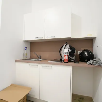 Erstbezug nach Sanierung: 1,5-Zimmer-Büro mit perfekter Anbindung - Bild 3