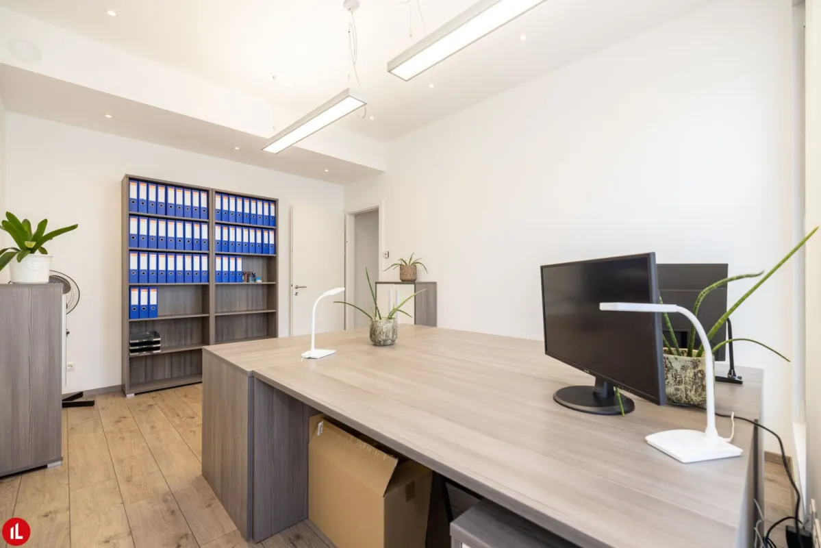 Neuwertiges Büro/Praxis in Schwechat – Top Lage, günstige Miete, ideal für Ihre Ideen! - Bild 1