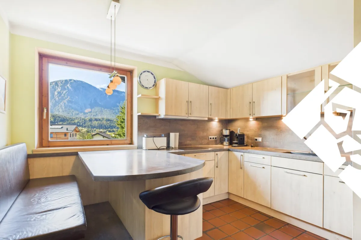 Großzügige 4-Zimmer-Wohnung mit viel Potenzial in idyllischer Ruhelage zu kaufen! - Bild 1
