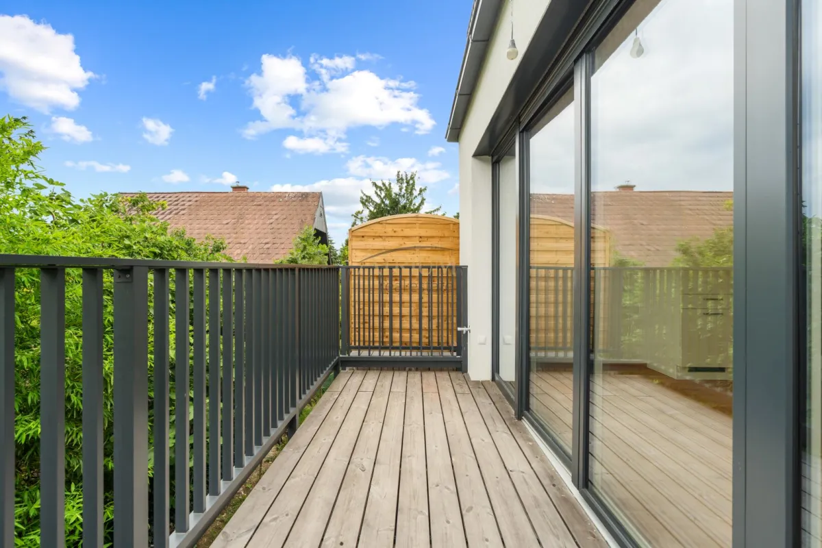 Erstbezug – moderne 2-Zimmer-Wohnung mit Balkon & Fernblick - Bild 1