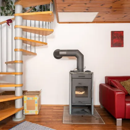 Bunte Villa mit Scheune und Gartenparadies - Bild 2