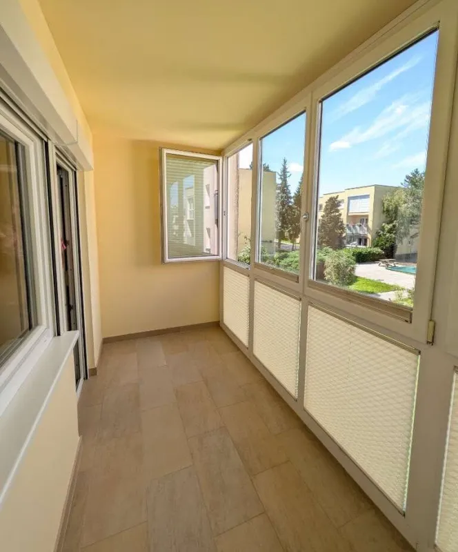 TOP-LAGE: Helle, zentral begehbare 3-Zimmer-Wohnung mit Loggia & Grünblick im Herzen Mödlings - Bild 1