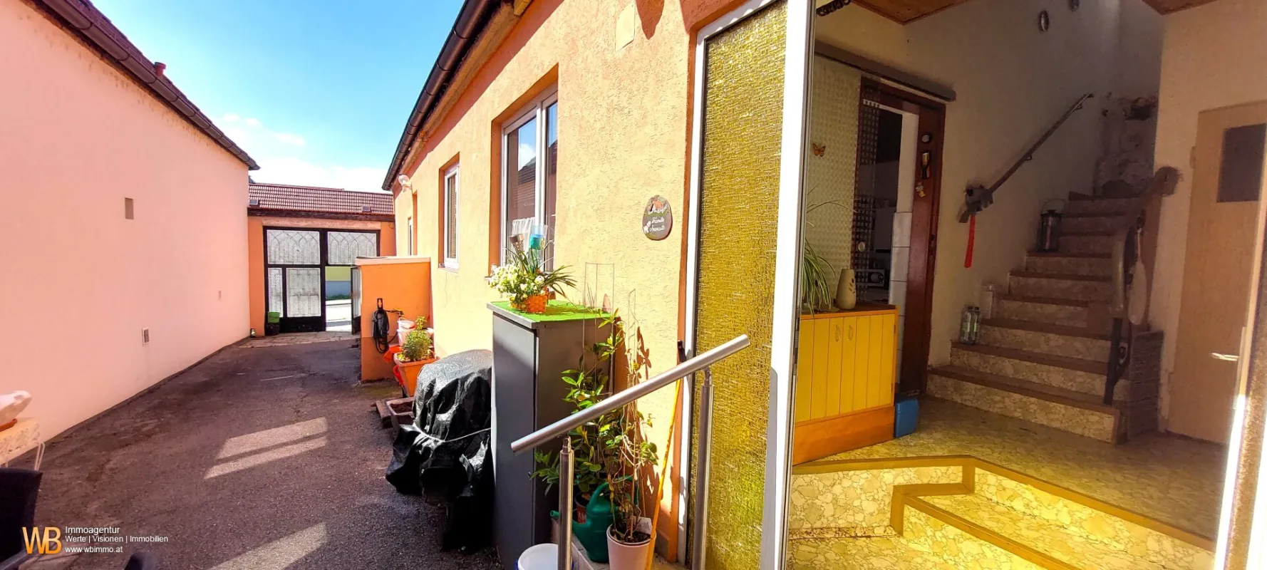 Stockhaus mit Gästezimmern in Mörbisch am Neusiedlersee - Bild 1