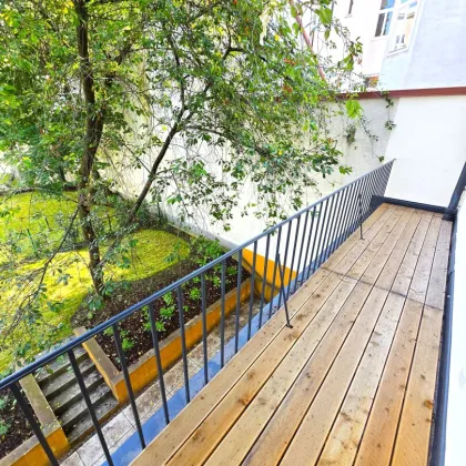 Hier rauscht kein Verkehr, nur die Blätter im Hof! TOP saniert + Hofseitige Terrasse + Viel Grün + Viel Lebensqualität + Absolute Ruhelage + Ideale Raumaufteilung! Besser geht´s nicht! Nicht lange zögern... - Bild 2