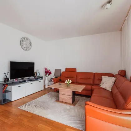 *Lichtdurchflutete Wohnung mit Wohlfühlcharakter* Stilvolles Wohnen mit Balkon und Top-Anbindung - Bild 3