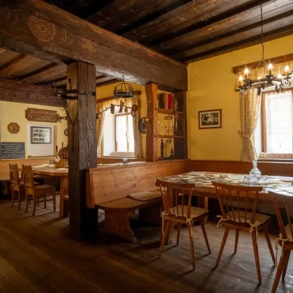 Vierkanthof mit vielen Nutzungsmöglichkeiten (private Nutzung aber auch geschäftliche Nutzungen) - Bild 3