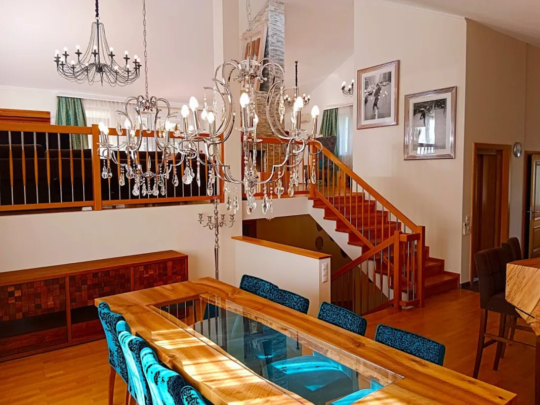 ***Komplett möbliertes Haus in Weidling mit eigenem Aufzug, 3 Terrassen und riesigem Garten purer Luxus für 5.500 im Monat!*** - Bild 1